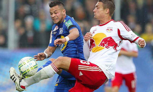 Kein Duell auf Augenhöhe: Die Salzburger (mit Stefan Ilsanker re.) fertigten Horn (mit Marco Sahanek li.) mit 7:0 ab.