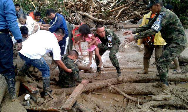 Rettungsarbeiten in Mocoa
