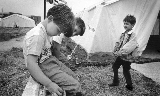 Zeltlager in Wien für Jugoslawien- Flüchtlinge 1992: Schon damals wurde über das Asylrecht diskutiert.