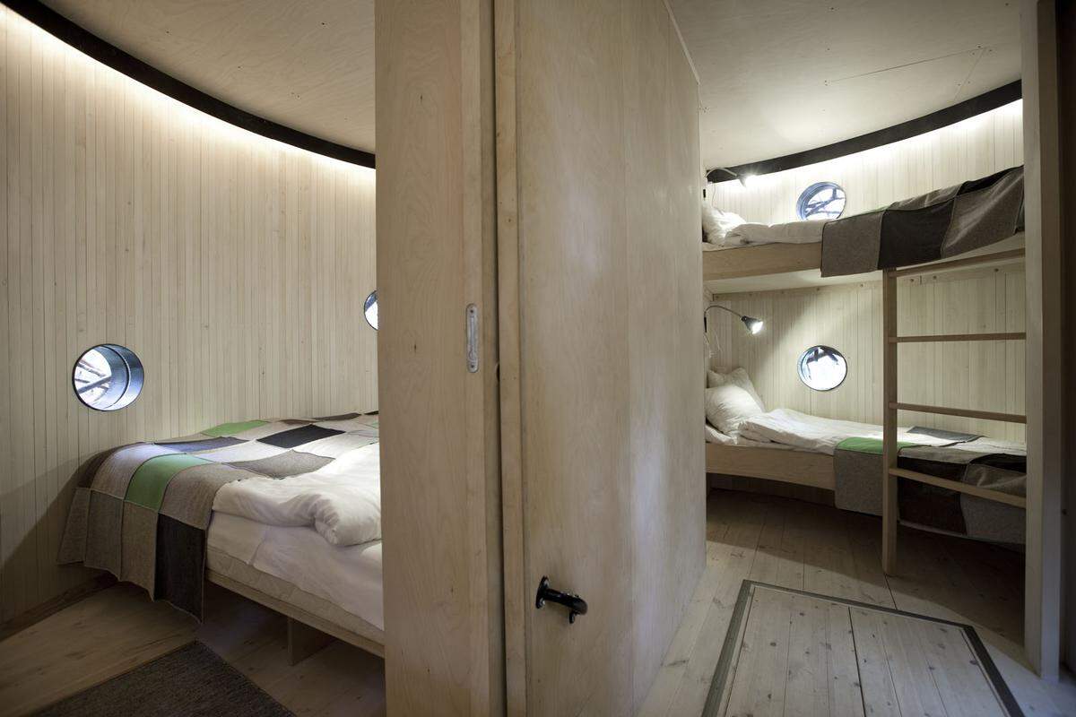 Es ist eines von mehreren unterschiedlich designten Häusern des nordschwedischen "Treehotels". Zu finden sind sie südlich des Polarkreises im 600 Einwohner-Örtchen Harad in Schwedisch Lappland.