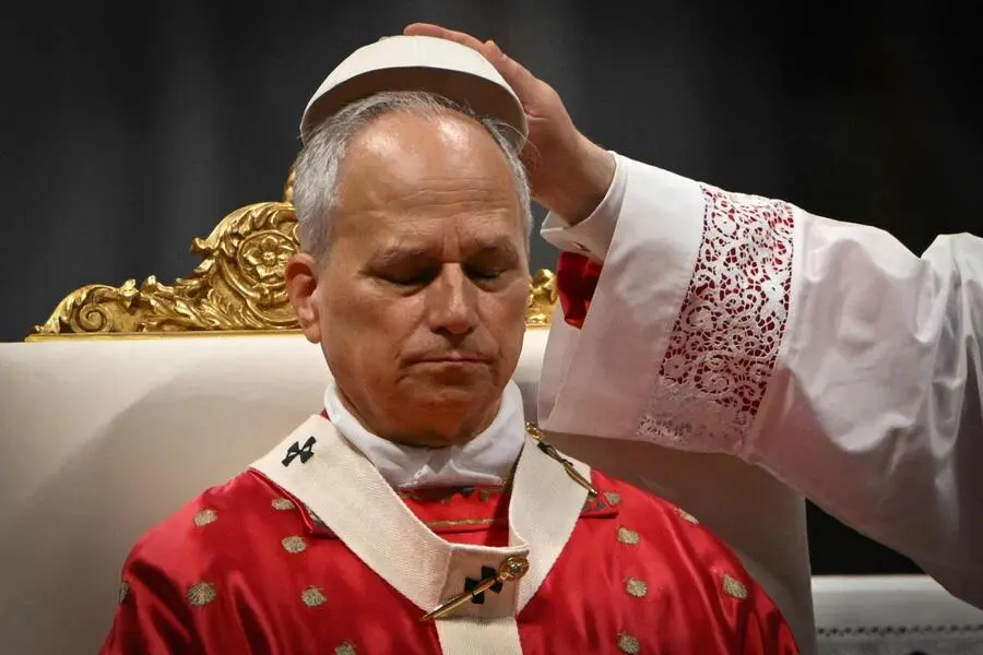 <strong>24. Mai. </strong>Papst Leo XIV. hält am Pfingstsonntag in der Petersbasilika im Vatikan eine Messe.