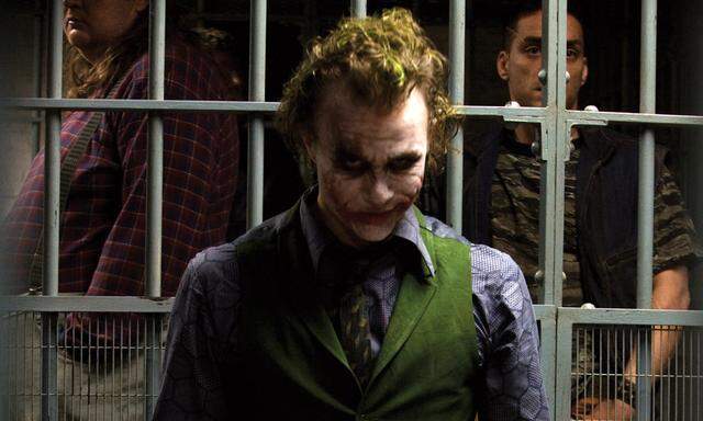 Nicht einmal er selbst weiß, warum er tut, was er tut: Heath Ledger als Joker in „The Dark Knight“.