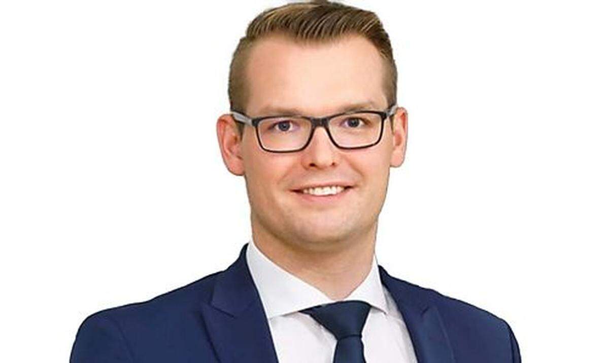 Matthias Hofer (34) erweitert das Real Estate & Construction Team bei PwC Legal Österreich. Der Jurist schloss 2021 den Master im Immobilienmanagement ab und absolviert aktuell noch ein Doktoratsstudium an der Universität Wien.