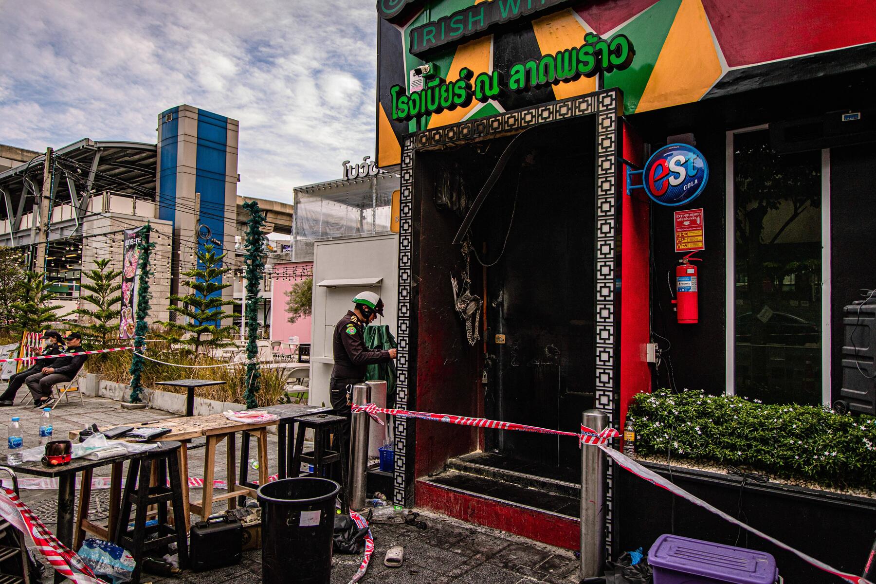 27 dead and many injured in Bangkok pub fire