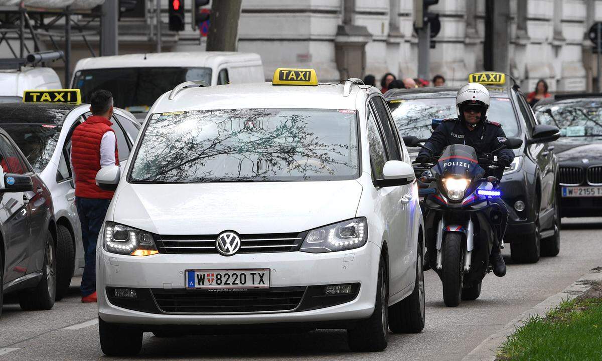 Die Wiener Wirtschaftsstadträtin Renate Brauner (SPÖ) befand am Montag, dass die aktuellen "Regelungsmechanismen" für das Taxi- und Mietwagengewerbe überholt seien. Dies auf Landesebene zu ändern, sei jedoch nicht möglich, erläuterte sie am Rande einer Pressekonferenz.