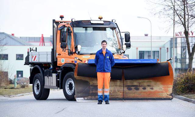 Im Arbeitsalltag muss Gerhard Vock den Schneepflug selten einsetzen, so oft schneit es rund um Wolkersdorf im Weinviertel nicht.