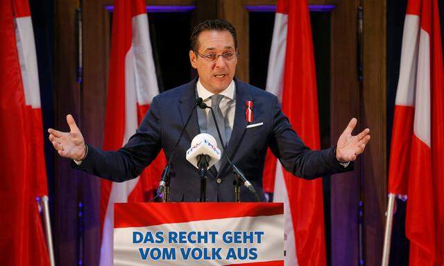 Heinz-Christian Strache bei seiner Rede im Palais Epstein.
