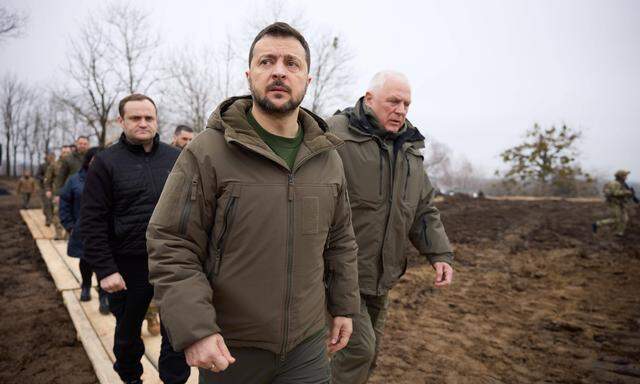 Wolodymyr Selenskij besuchte Ende März die 117. Brigade in der Region Sumy. 