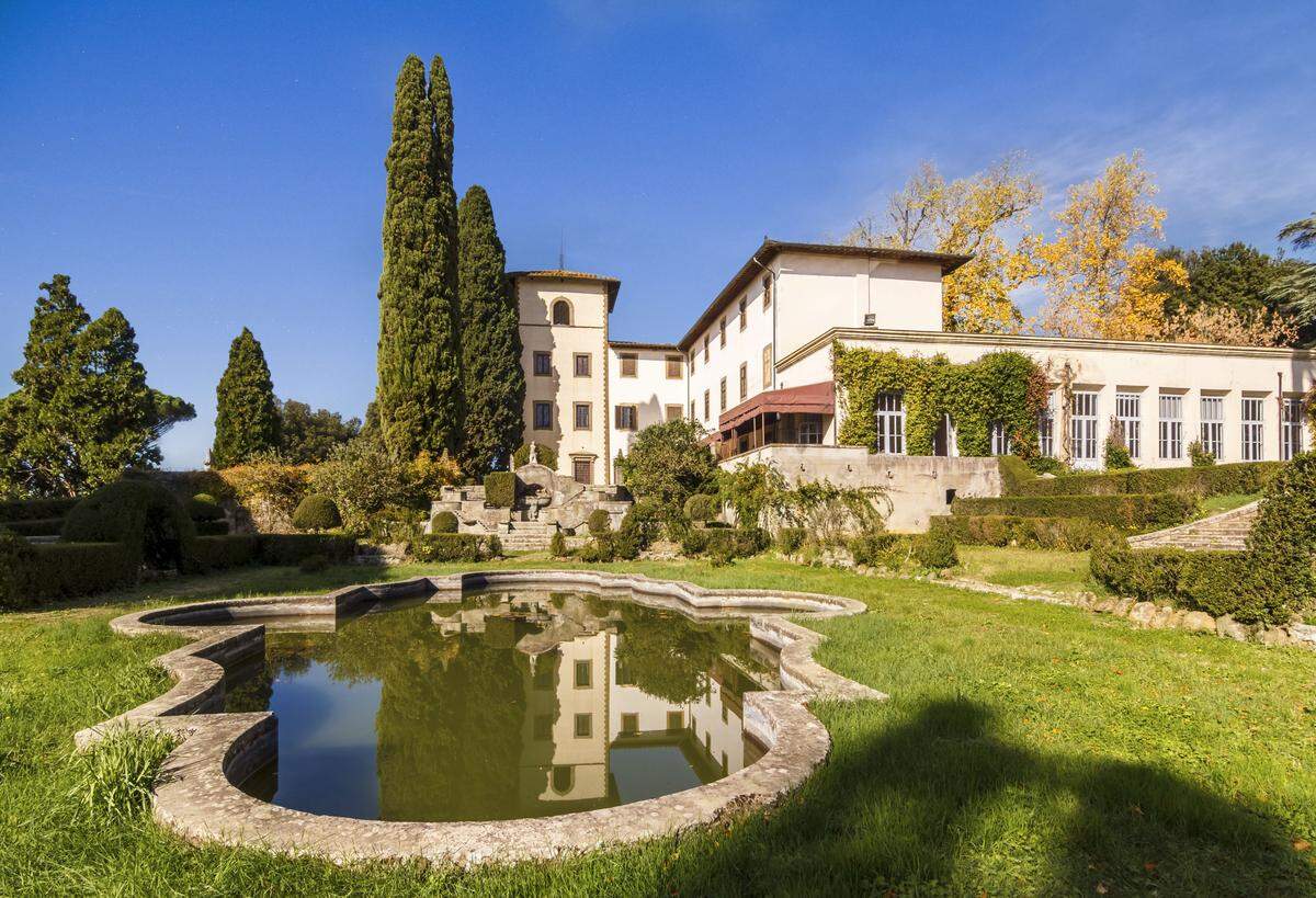 Es handelt sich um ein geschichtsträchtiges Objekt: Vom 16. bis ins 19. Jahrhundert war die Villa im Besitz der einflussreichen Florentiner Adelsfamilie Frescobaldi. 