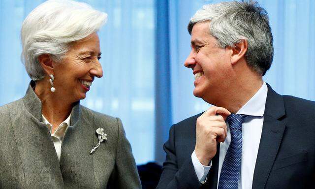 Ein Archivbild aus Zeiten mit weniger Abstand: EZB-Chefin Christine Lagarde im Gespräch mit Eurogruppen-Chef Mário Centeno.