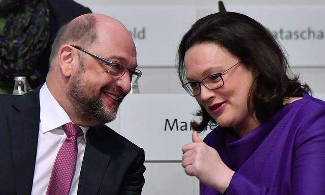Andrea Nahles und Martin Schulz versuchen die Koalitionsverhandlungen mit der Union gegen die Parteilinke Jugend durchzusetzen.