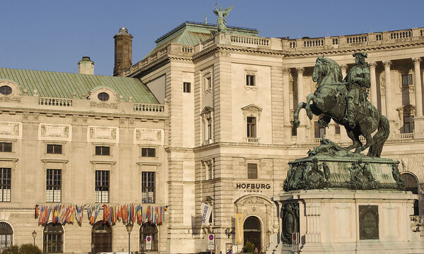 Prinz Eugen Denkmal vor der  Neuen Burg am Wiener Heldenplatz