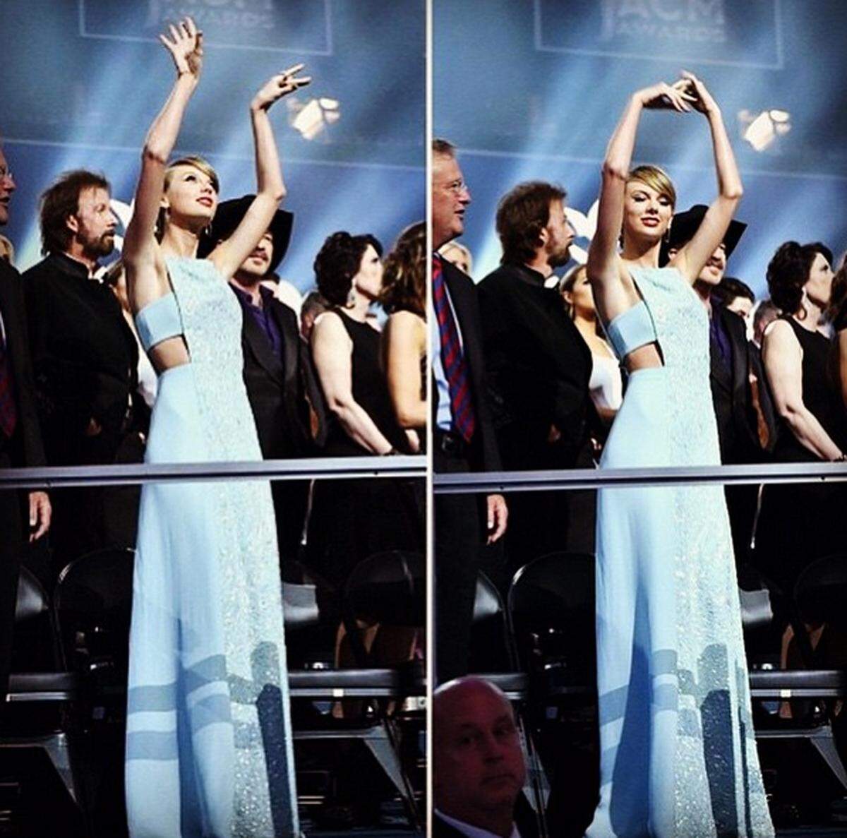 Den "Milestone Award" konnte Sängerin Taylor Swift bei den Academy of Country Music Awards in Texas in einem hellblauen Kleid von Reem Acra entgegennehmen.