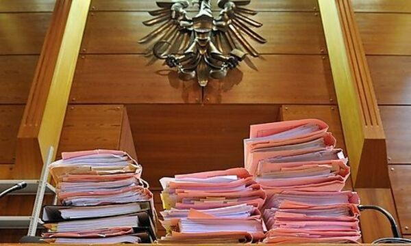 THEMENBILD: GERICHTSAKTEN / KOSTEN FUeR AKTENKOPIEN BEI GERICHT