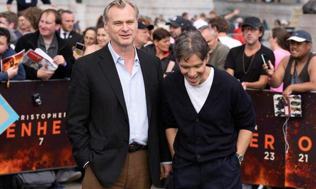 Christopher Nolan and Cillian Murphy attend a photo call for „Oppenheimer“ in London, Britain, July 12, 2023. REUTERS/Maja Smiejkowska