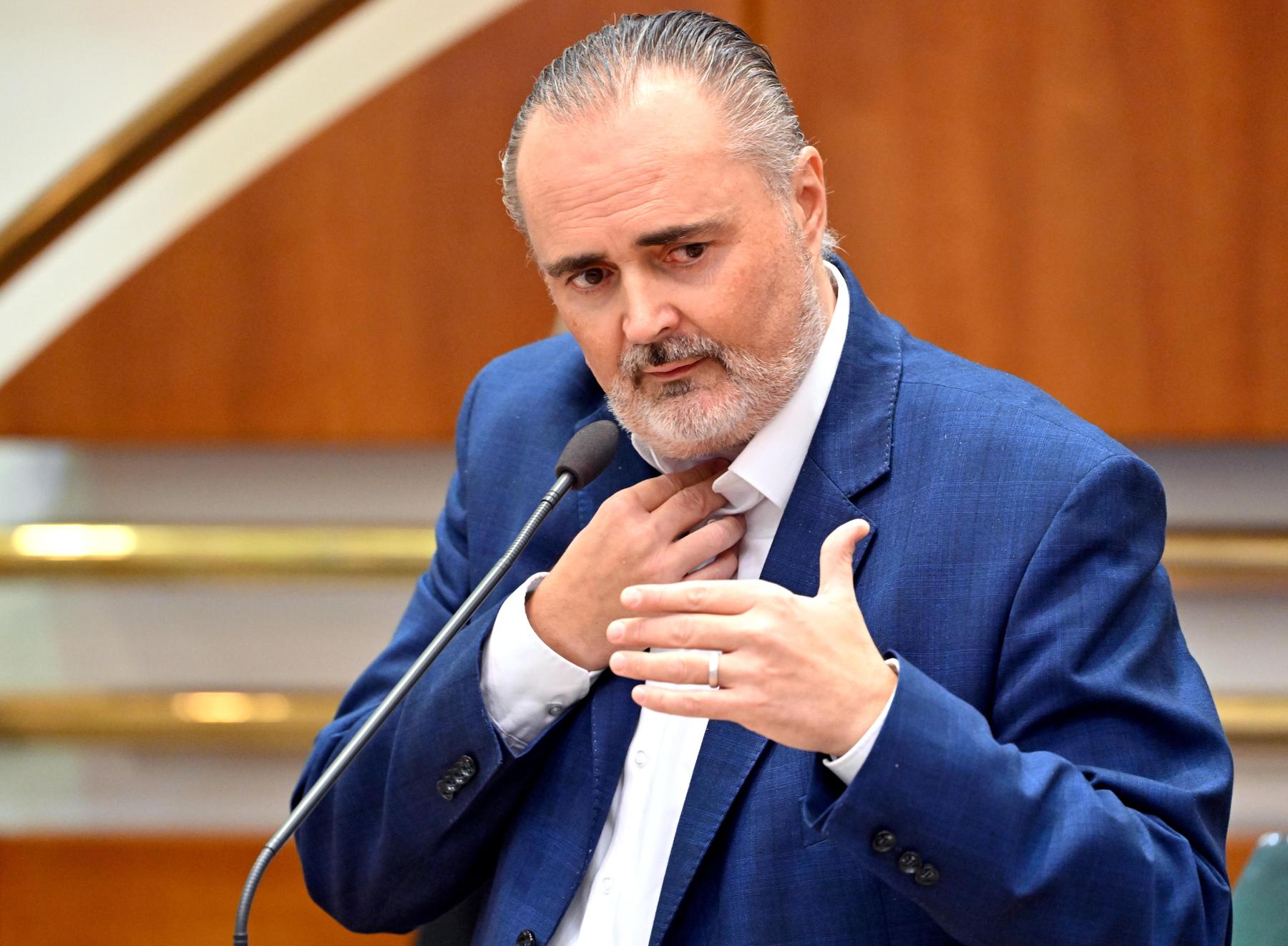 „Fragwürdiges Signal“: FPÖ und Neos kritisieren Ehrung für Doskozils Arzt