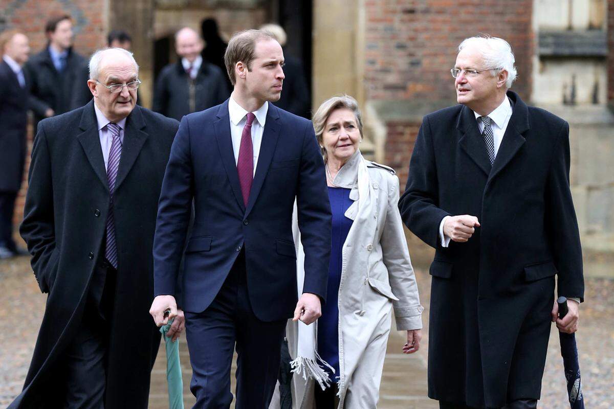 Ebenfalls voriges Jahr ging auch der britische Prinz William nochmal an die Uni - natürlich auch an eine der renommiertesten der Welt: Drei Monate lang belegte er in Cambridge einen eigens zusammengestellten Kurs in Landwirtschaftsmanagement.