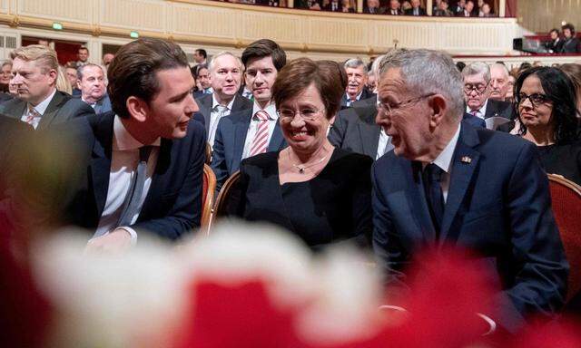Kanzler Sebastian Kurz, Bundespräsident Alexander Van der Bellen und seine Frau Doris Schmidauer