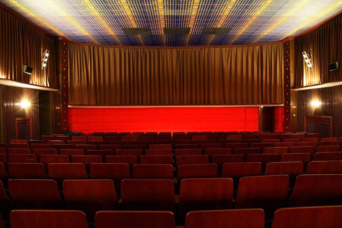 Filmcasino Wien. 1954 wurde das Kino von Albrecht F. Hrzan gestaltet.