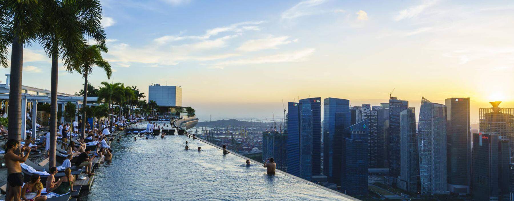 Infinity pool on the roof of the Marina Bay Sands Hotel with spectacular views over the Singapore sk