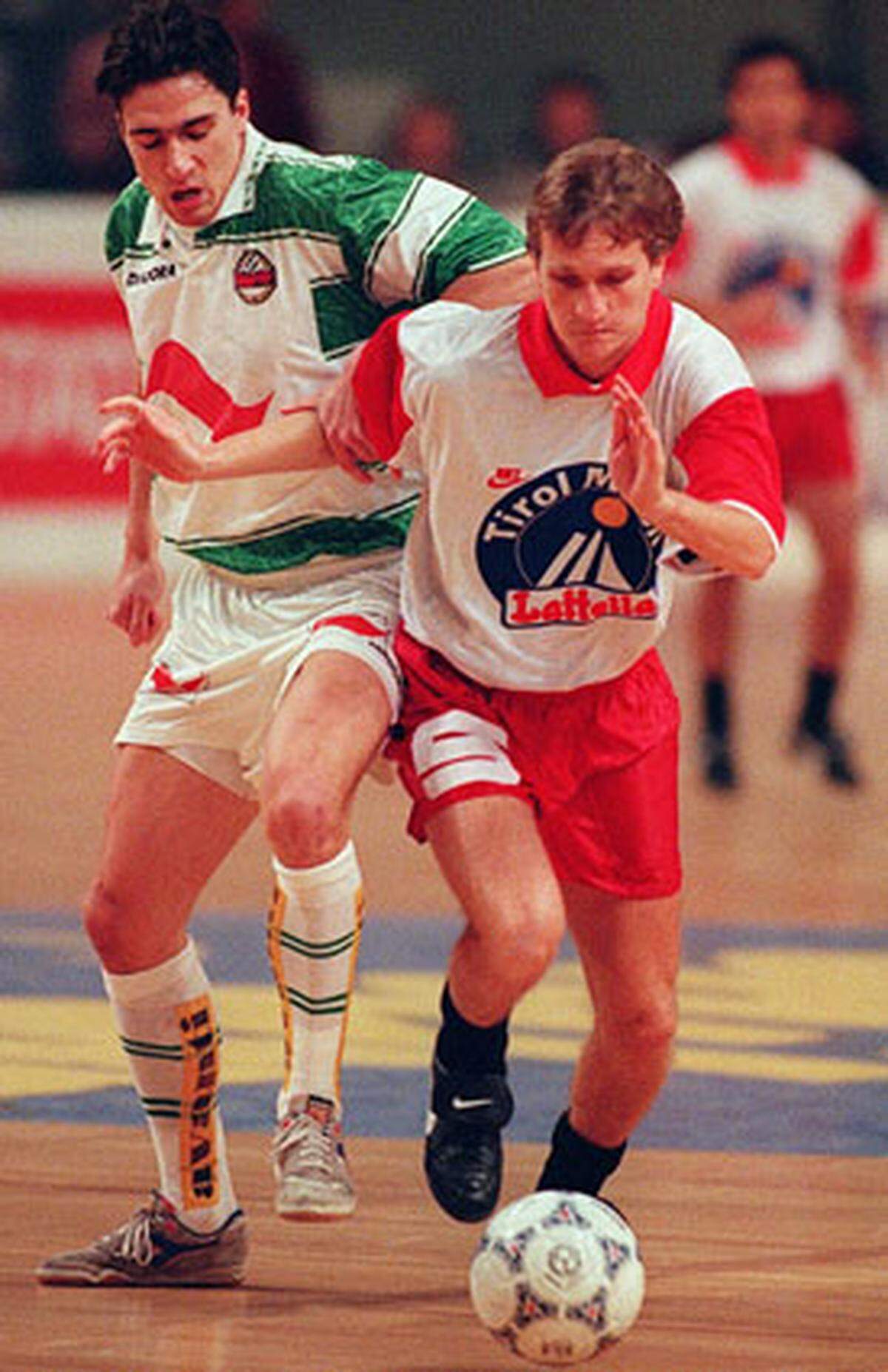 16 Tore erzielte der Stürmer in der Saison 1992/93 für den Wiener Sportclub, im Sommer wechselte er zum FC Tirol Innsbruck. Teamchef Herbert Prohaska berief ihn im Mai 1993 in den Kader für das WM-Quali-Spiel in Schweden. In den neun Minuten, die er mitspielen durfte, konnte Janeschitz den 0:1-Rückstand nicht drehen. Österreich verlor, Janeschitz' Teamkarriere endete an diesem Tag.