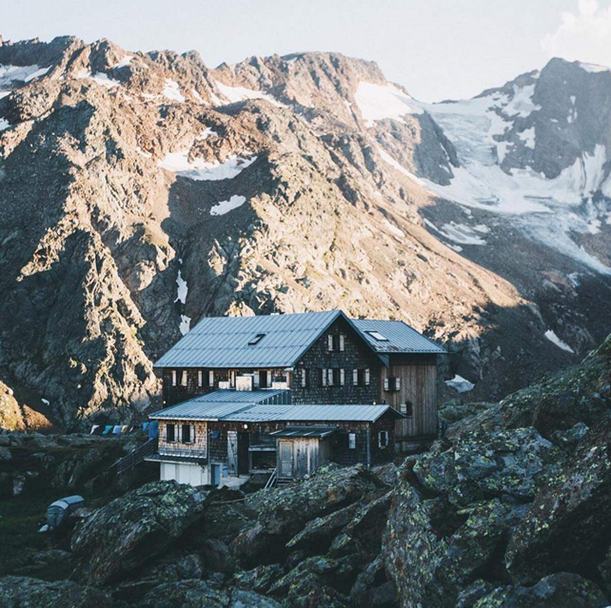 Fotograf und Naturliebhaber Jannik Obenhoff aus Deutschland ist erst 16 Jahre alt, begeistert mit seinen Instagram-Fotos aber schon 348.000 Follower. Eine Hütte in den Stubaier Alpen.