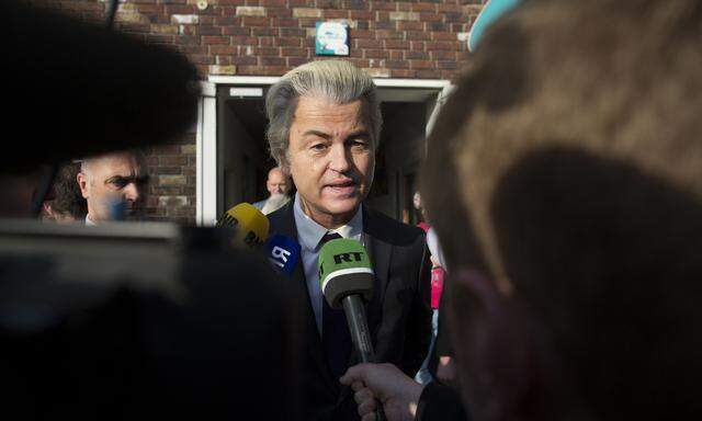 Dutch Voters Go To The Polls For EU-Ukraine Trade And Association Agreement Referendum