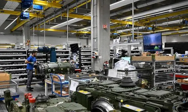 Der deutsche Getriebehersteller Renk peilt bei seiner Rückkehr an den Aktienmarkt einen Börsenwert von 1,5 bis 1,8 Milliarden Euro an. 