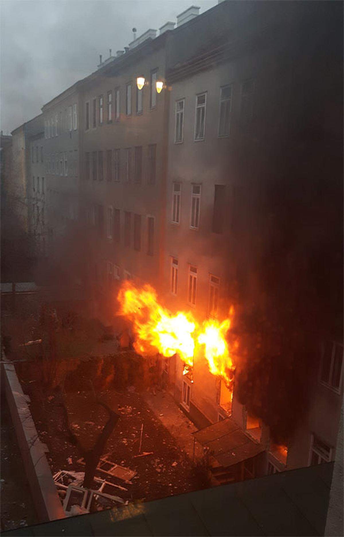 In Wien-Hernals kam es am Donnerstag in den frühen Morgenstunden zu einer heftigen Gasexplosion.  