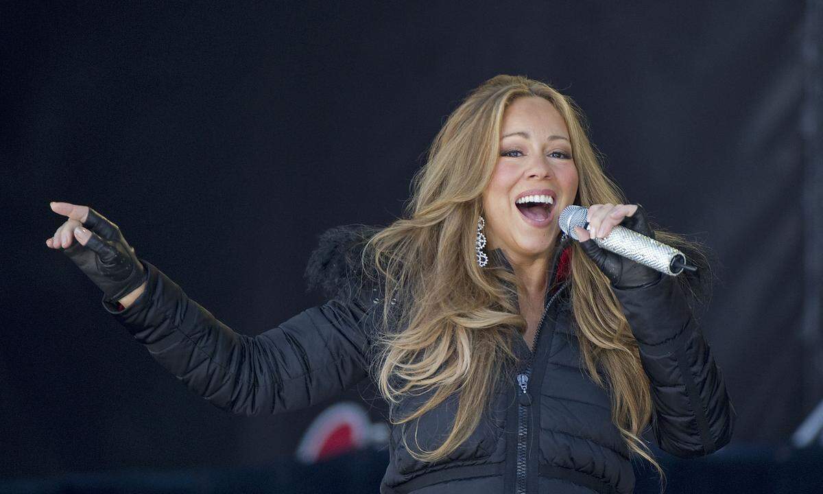 Popstar Mariah Carey twitterte, Franklin habe mit ihrer Musik und ihrem Einsatz für Bürgerrechte "mir und vielen anderen die Türen geöffnet".