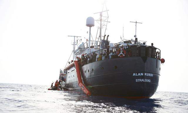 Das deutsche Rettungsschiff "Alan Kurdi" darf nicht nach Malta
