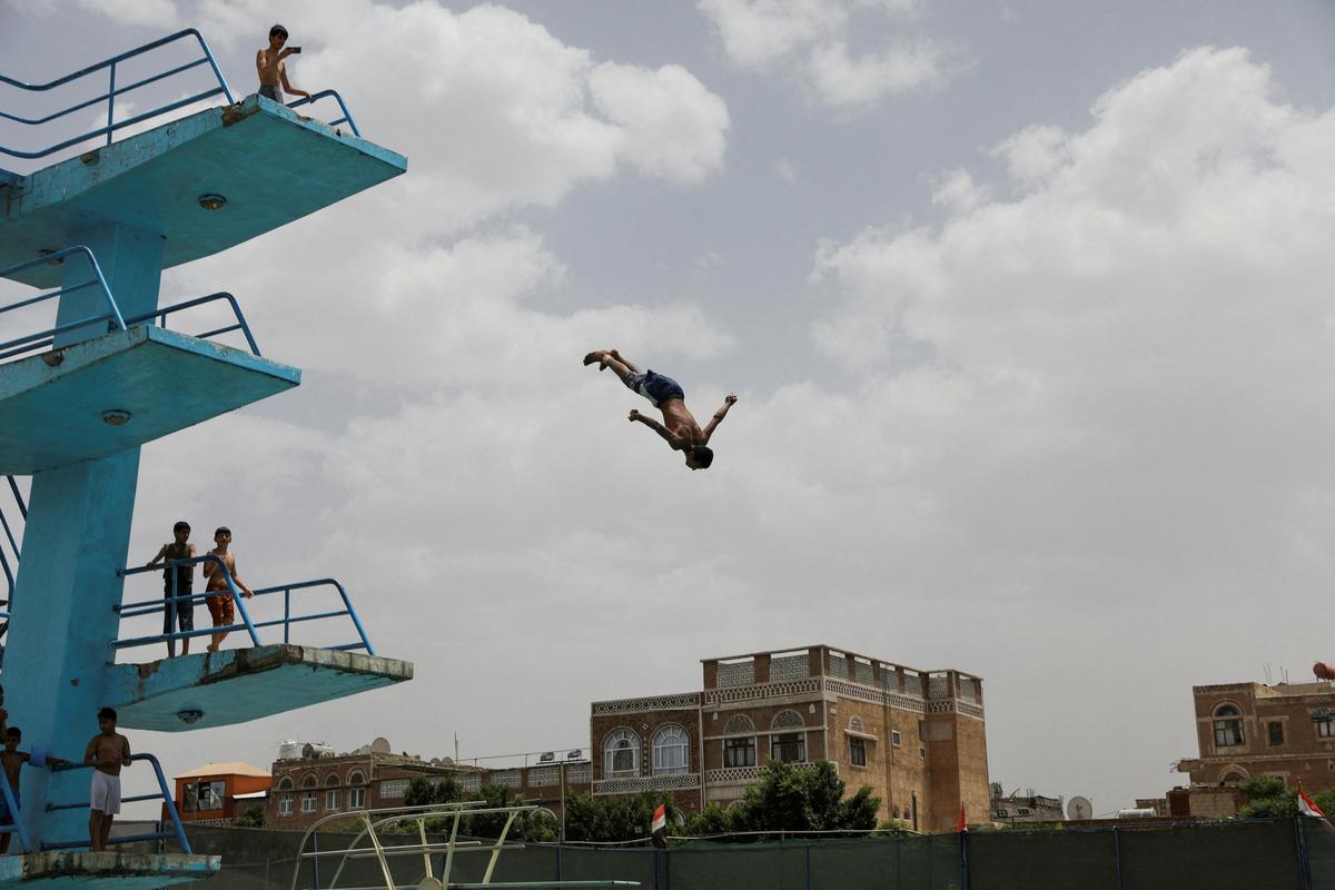 19. Juli. Ein Köpfler inin Sanaa, Yemen.    