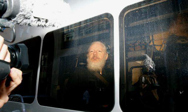 Assange nach seiner Festnahme in London