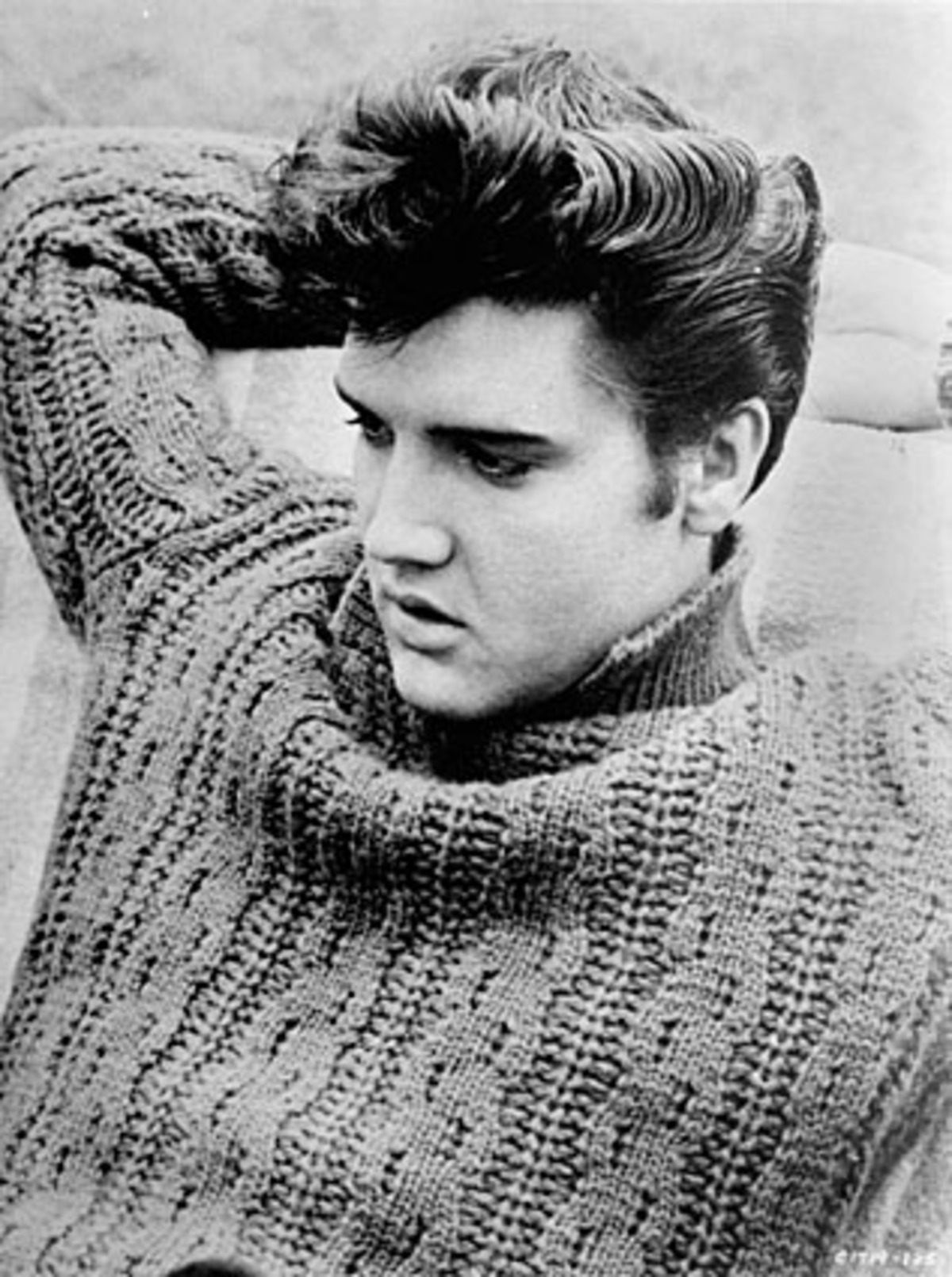 Lang lebe der König - geht es nach den Fans, wird der King of Rock 'n' Roll ewig leben. Bereits kurz nach dem Tod kamen Gerüchte um ein vorgetäuschtes Ableben auf. Bis heute wird Elvis regelmäßig in den verschiedensten Gegenden der Welt gesichtet - was den Verschwörungstheoretikern neue Nahrung gibt. Eine würdige Fortführung eines Lebens, um das sich zahlreiche Mythen ranken. Am 8. Jänner wäre Elvis Presley 75 Jahre alt geworden.