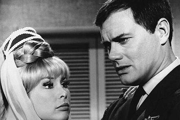 ORF-Seher werden ihn nicht nur als J.R. Ewing in Erinnerung behalten, sondern auch als Captain Major "Tony" Nelson: "I dream of Jeannie", hierzulande besser bekannt als "Bezaubernde Jeannie", lief in Nordamerika ursprünglich von 1965 bis 1970.