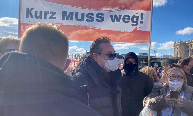 Heinz-Christian Strache bei einer Demonstration gegen die Anti-Corona-Maßnahmen der Bundesregierung Anfang März in Wien.