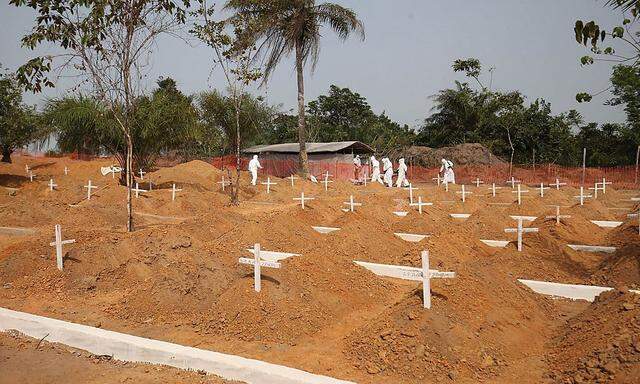 Ein Friedhof für an Ebola Verstorbene in Liberia.