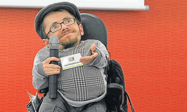 Kleiner Mann mit großer Botschaft: Ra´ul Krauthausen setzt sich für die Rechte von Behinderten ein.