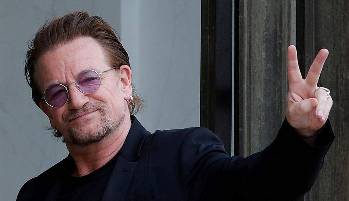 Die irische Band U2 ist vielleicht nicht mehr die angesagteste Gruppe, verdient aber dennoch enorm gut. Laut einer Rangliste, die das US-Musikmagazin "Billboard" am Montag veröffentlichte, waren U2 vergangenes Jahr die bestverdienenden Musiker der Welt. 54,5 Millionen Dollar (rund 46,4 Millionen Euro) nahm die Band um Frontmann Bono demnach 2017 ein.