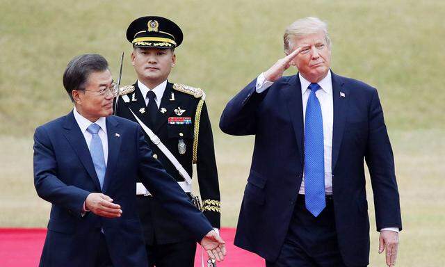 Demonstrative Freundschaft: Trump triff seinen südkoreanischen Amtskollegen Moon in Seoul.