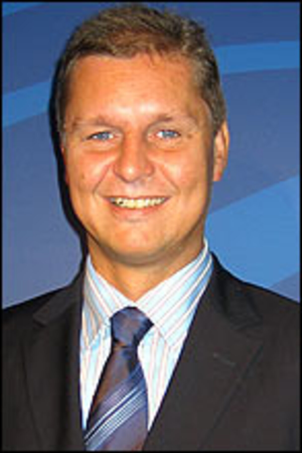 Lorenz Aberle ist neuer Sales Manager bei atms. Der 38jährige Wiener wird sich beim heimischen Telekommunikationsunternehmen um die Betreuung des vorhandenen Kundenstocks sowie die Gewinnung von Neukunden kümmern.