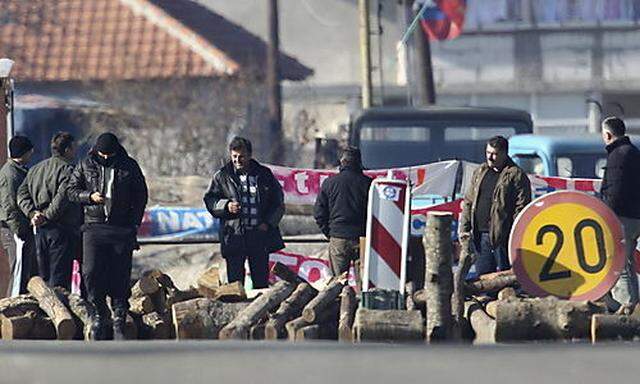 SERBIA KOSOVO ROAD BARRICADE