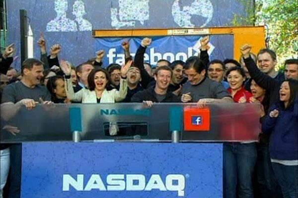 Der Börsegang von Facebook war lange erwartet worden. Doch das Spektakel entpuppte sich zunächst als Flop. Die Facebook-Aktie stürzte nach dem Börsegang deutlich ab. Und auch die Technologiebörse Nasdaq verbrannte sich die Finger. Wegen technischer Pannen (Kauf- und Verkaufsaufträge Aufträge wurden mit erheblicher Verspätung bearbeitet) musste die Börse eine Strafe von zehn Millionen Dollar zahlen.