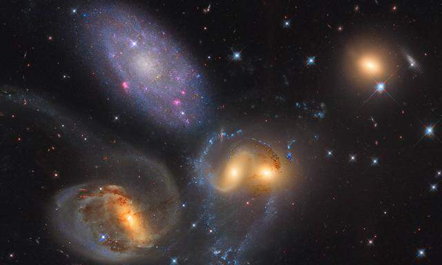 Stephan s Quintet a grouping of galaxies in the constellation Pegasus PUBLICATIONxINxGERxSUIxAUTxO