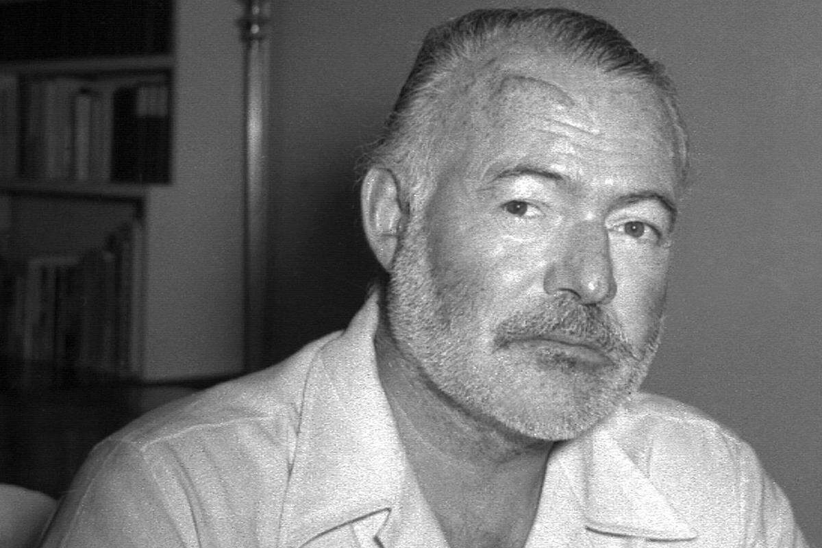 Ernest Hemingway war bei seinem Selbstmord 61 Jahre alt - genau wie sein Vater 33 Jahre zuvor. Auch seine Schwester Ursula (1966) und sein Bruder Leicester (1982) schieden freiwillig aus dem Leben.