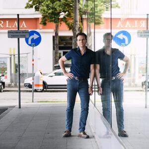 Der Wissenschaftler und Autor Martin Schröder studierte in Osnabrück, an der SciencesPo Paris und in Harvard. „Die Presse“ traf ihn zum Interview in Wien. 