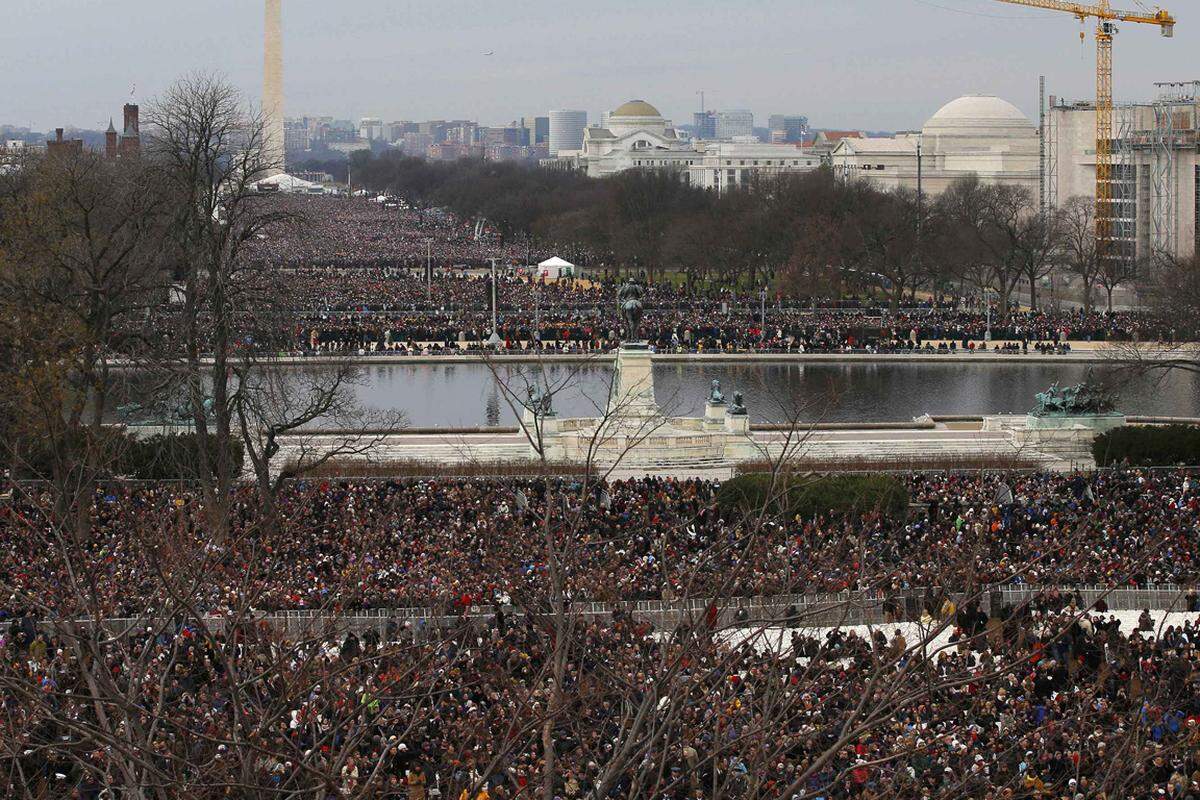 Sicherheitskräfte kontrollierten schon Stunden vorher die Straßen rund um die National Mall, gepanzerte Fahrzeuge sperrten die Gegend für den Verkehr ab.