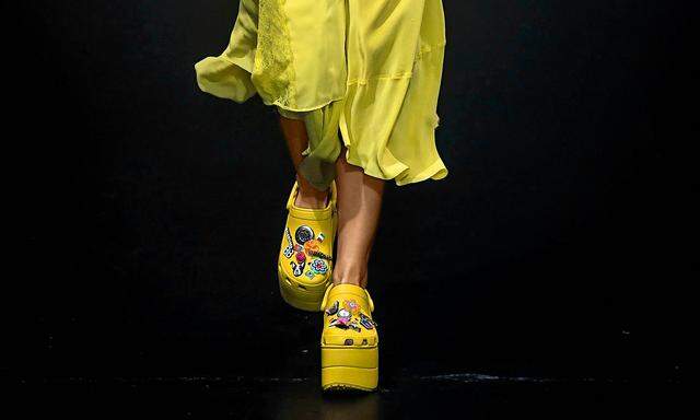 Mode-Crocs. Die „Foam“ von ­Balenciaga sind im nächsten Frühjahr erhältlich.