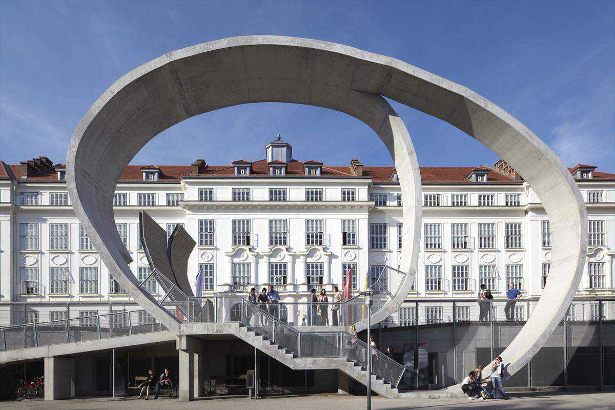 1995 wurde in Krems an der Donau Europas erste staatliche Universität für Weiterbildung eröffnet. Mit 93 Studierenden startete der Studienbetrieb. Heute bilden sich an der Donau-Universität Krems 7000 Fach- und Führungskräfte aus über 80 Ländern weiter. (Bezahlte Anzeige)