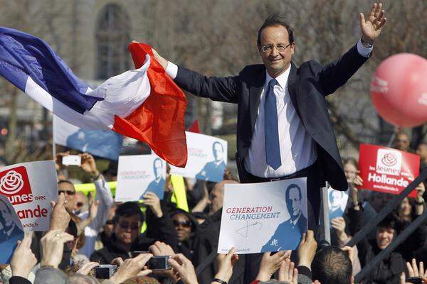 Er ist der Gegenentwurf zu Frankreichs hyperaktivem Noch-Amtsinhaber Nicolas Sarkozy: nüchtern, bedächtig, ohne Starallüren, manchen zu langweilig oder gar zu schlaff. Er selbst bezeichnet sich einfach als "normal": François Hollande ist seit 15. Mai 2012 der erste Mann Frankreichs.